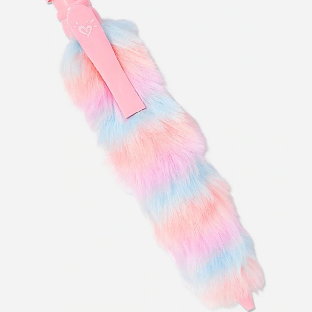 Promo 15- Faux fur jumbo pen